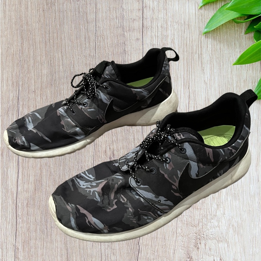 Nike Roshe run shoes, black tiger camo